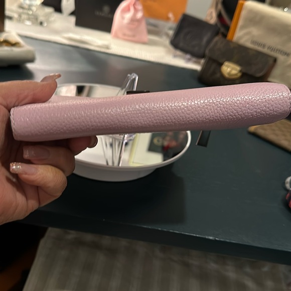 Authentic Michael Kors Women’s Leather Wallet, NWOT Pale Lilac, Silver H… - Picture 15 of 16